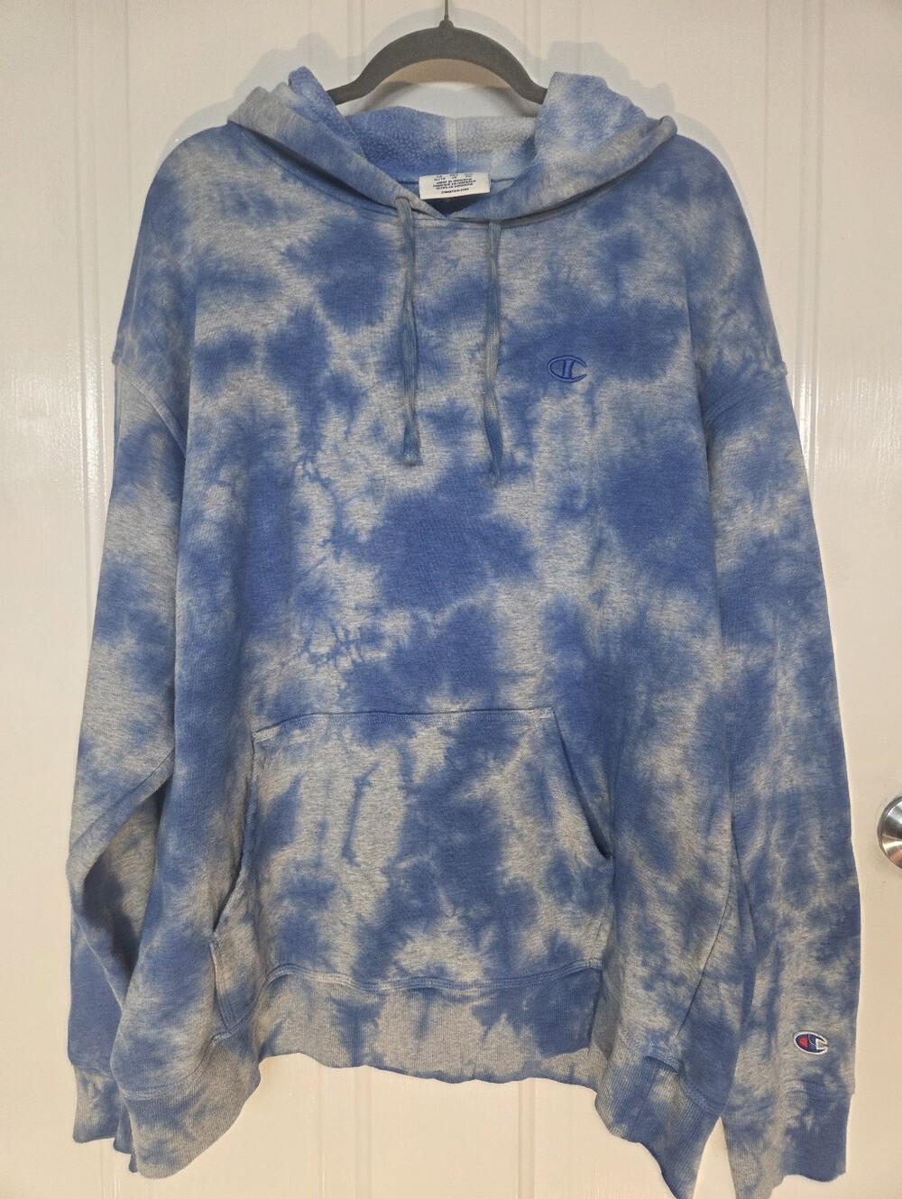 Champion Men's Blue and Light Gray Tie-Dye Sweatshirt Hoodie XL